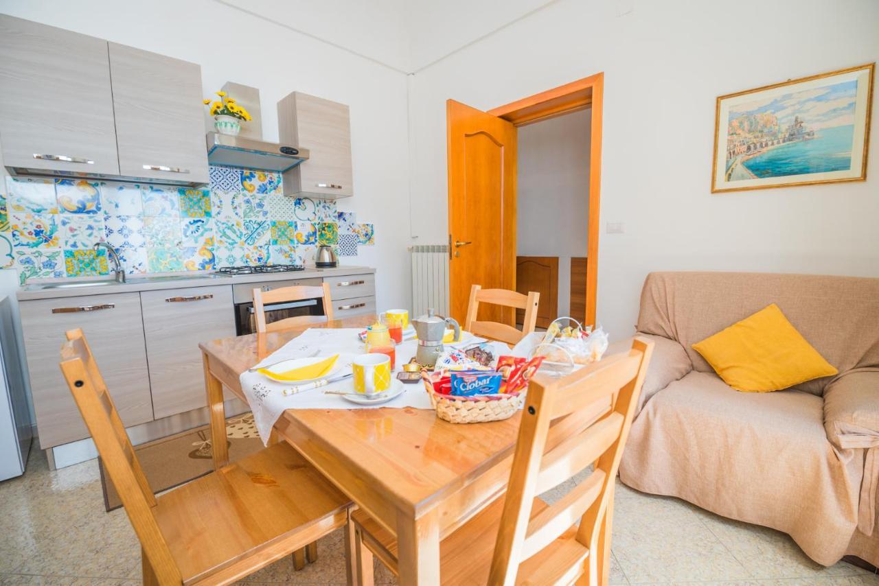 La Villa Di Enzo Casa Vacanze Con Vista Mare Amalfi Bagian luar foto