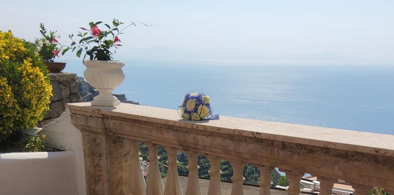 La Villa Di Enzo Casa Vacanze Con Vista Mare Amalfi Bagian luar foto
